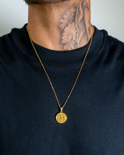 COMPASS PENDANT (GOLD)