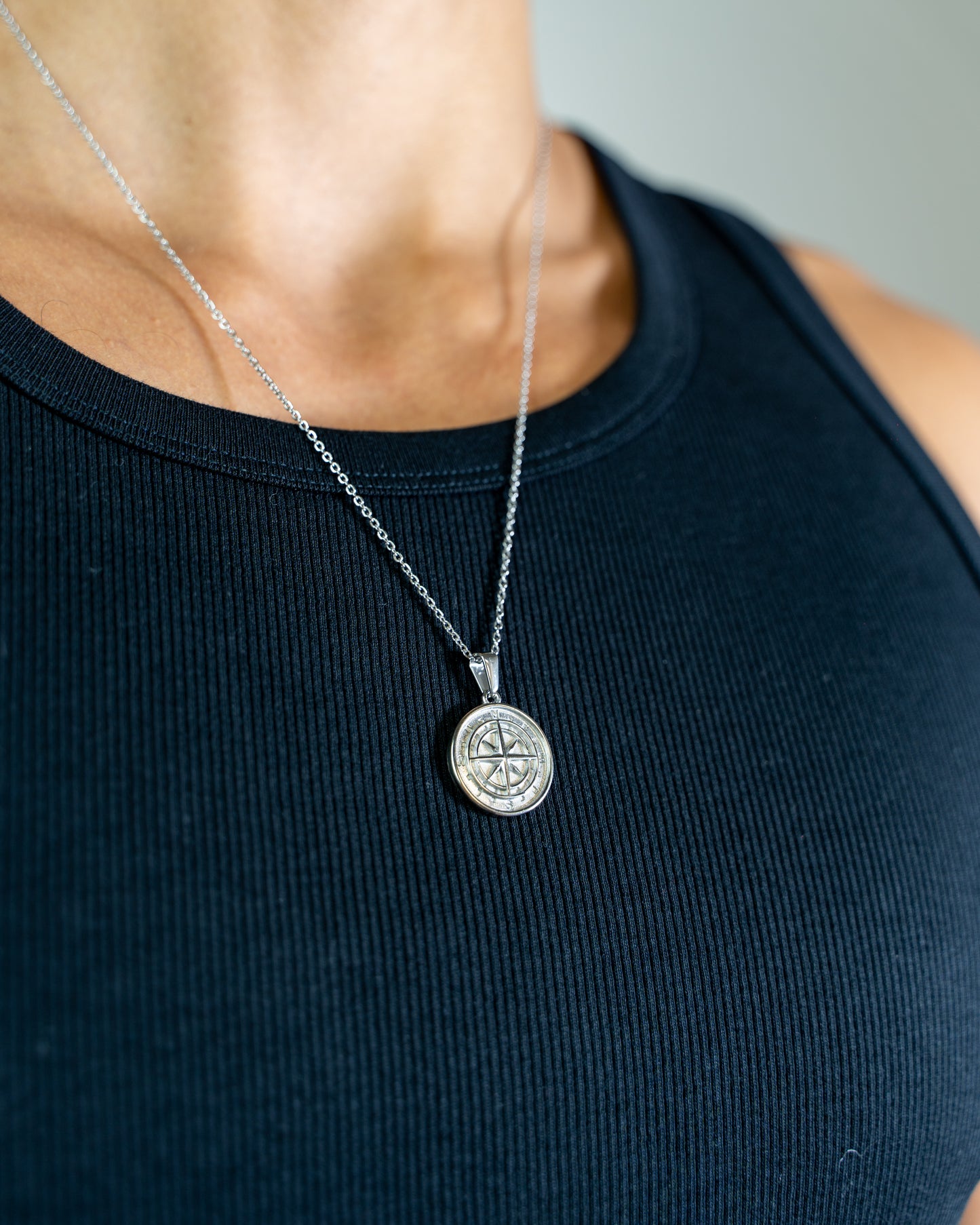 COMPASS PENDANT (SILVER)