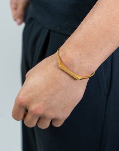 ANGULAR CUFF (GOLD) 5MM