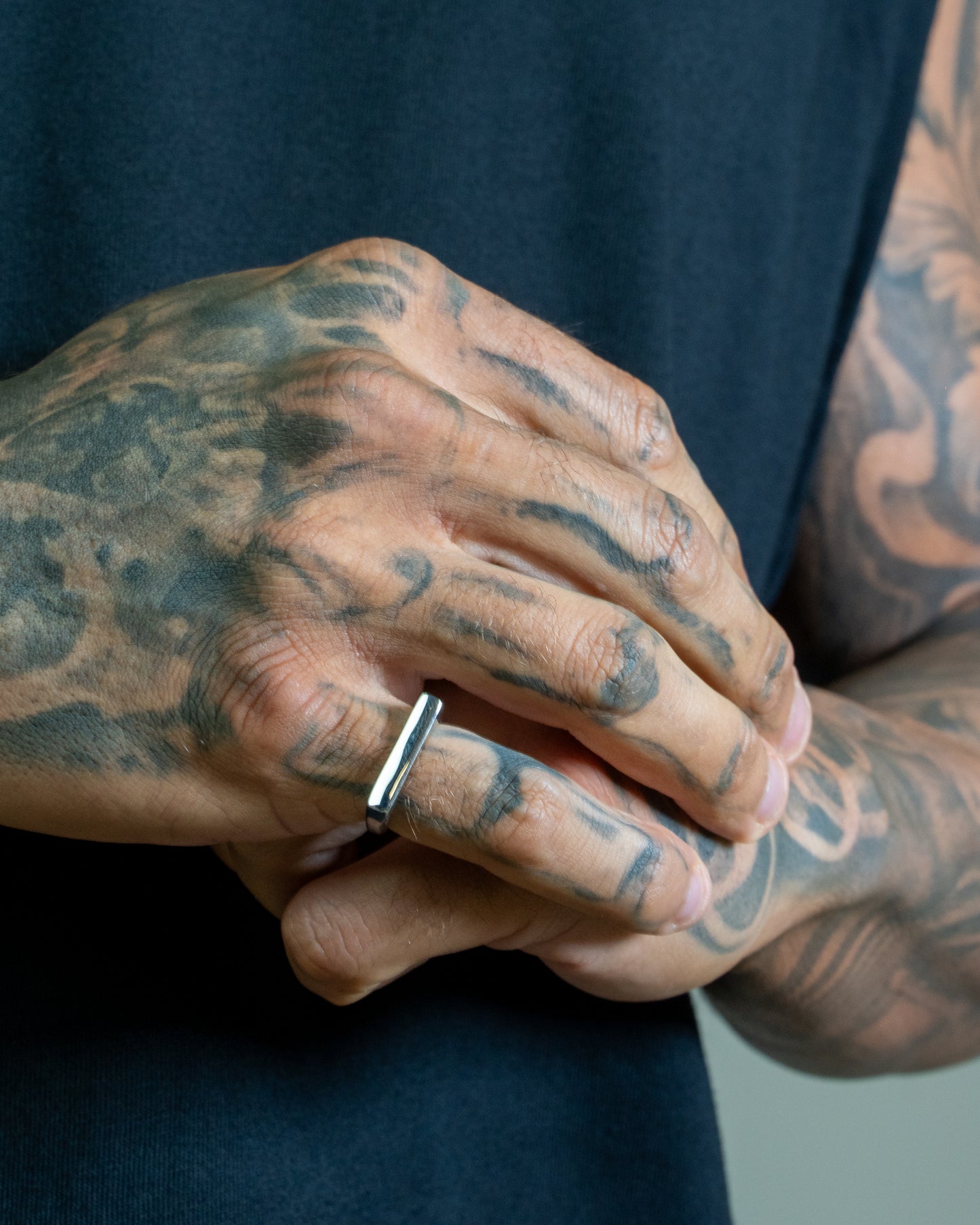 SLEEK SIGNET (SILVER)